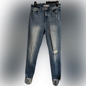 KanCan™ Curvy High Rise Ripped Cuffed Hem Skinny Jean - Size 28, Like New